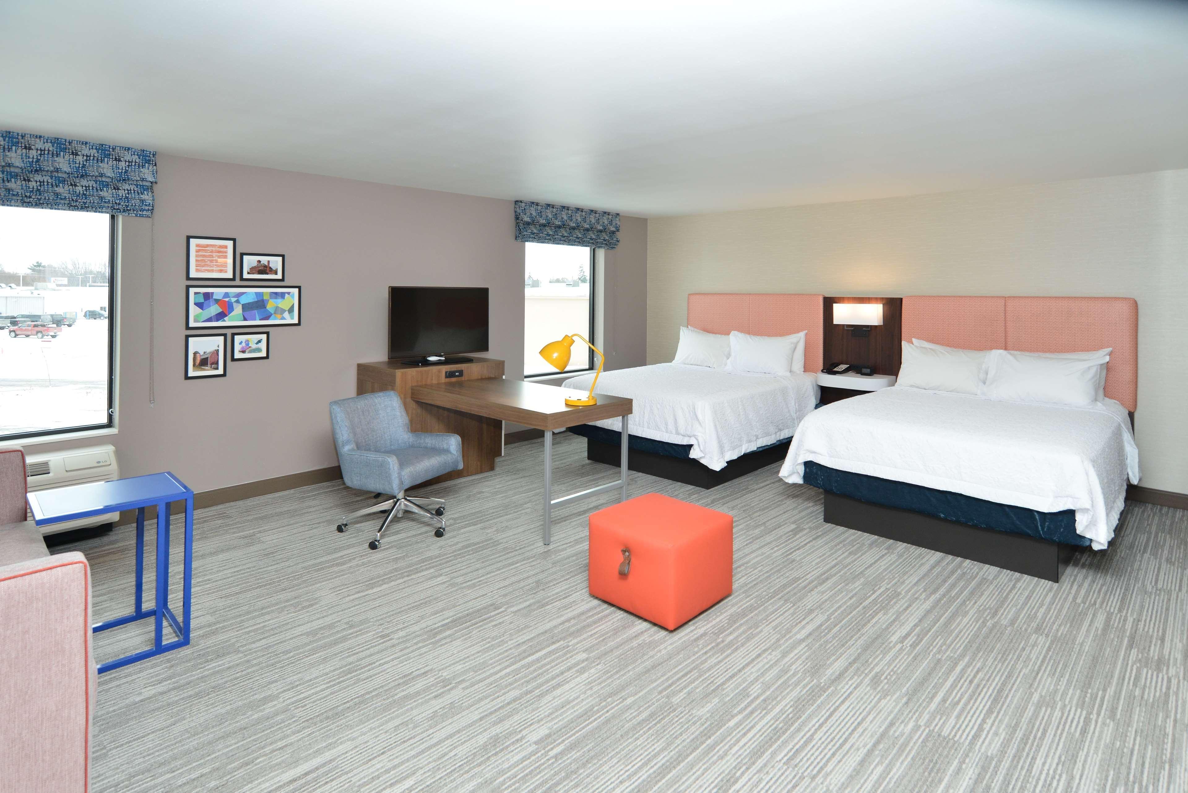Hampton Inn&Suites Menomonie-UW Stout Exterior foto
